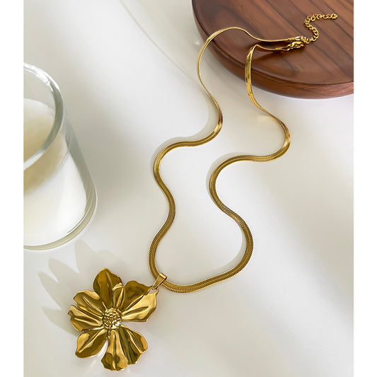 Fashion Exaggerated Cold Style Stainless Steel Large Flower Pendant Necklace