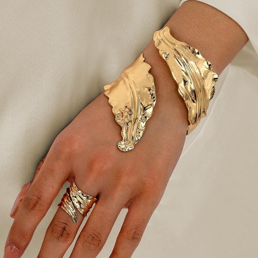 Vintage Fashionable Golden Pleated Leaf Bracelet Spiral Opening Adjustable Ring Suit
