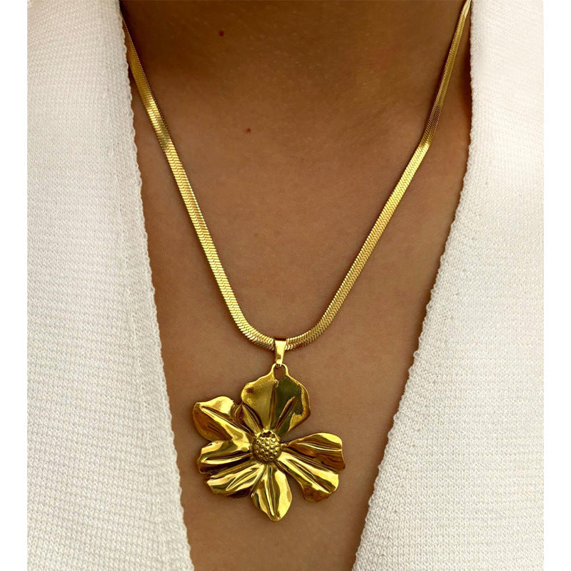 Fashion Exaggerated Cold Style Stainless Steel Large Flower Pendant Necklace